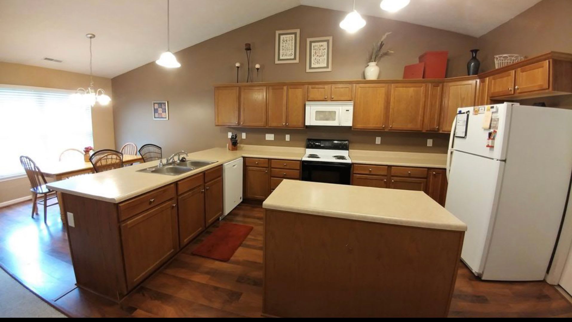 Spacious 3-Bedroom Ranch Near Purdue with Lawn Care, Snow Removal & Trash Included – photo 2