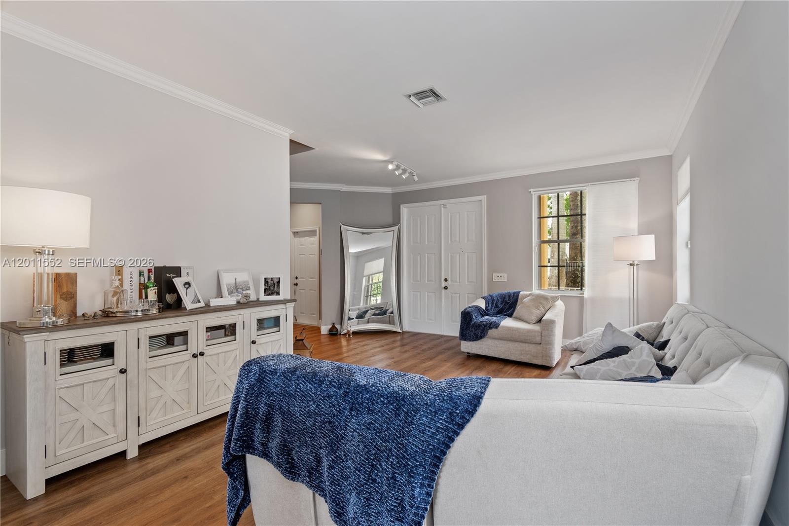 1095 Chenille Circle – photo 3