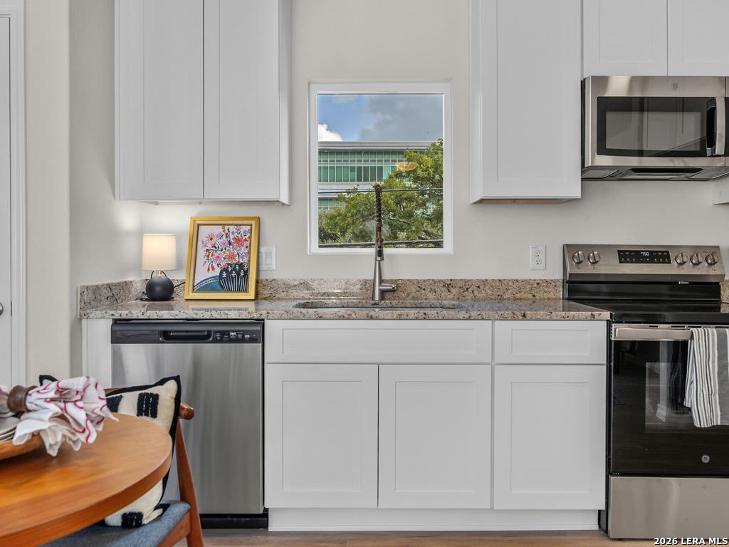 310 W Evergreen St – photo 4