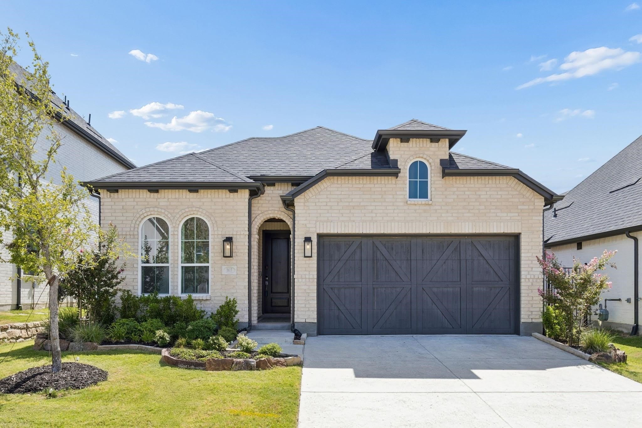 1613 Sandhill Lane – photo 1
