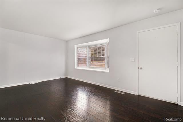 279 Lake Village Drive – photo 5