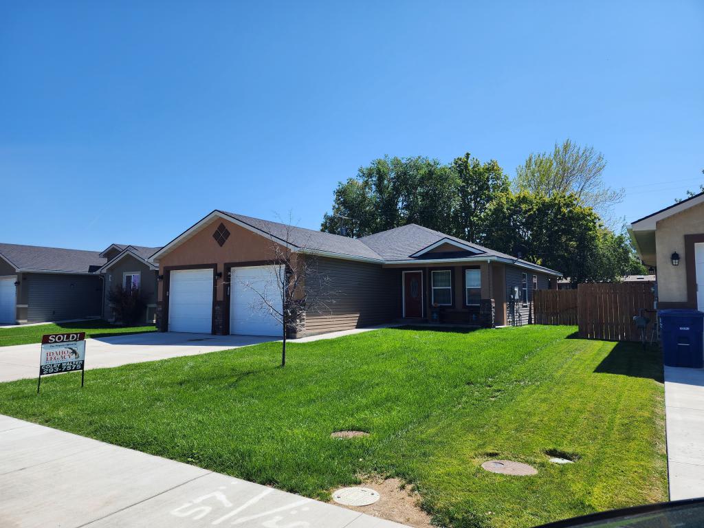807 E Avenue A – photo 2