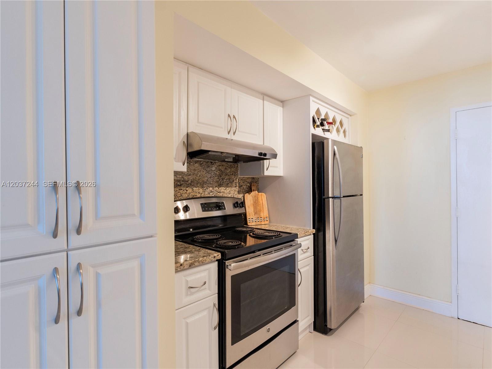 5401 Collins Avenue – photo 2