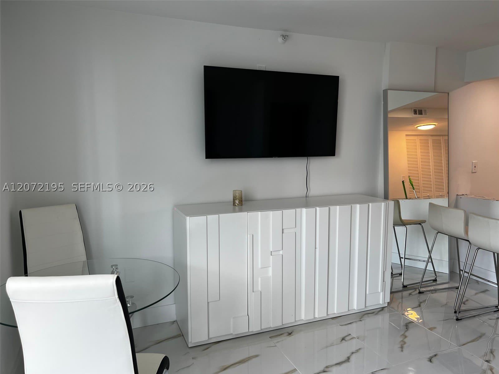 1035 West Ave – photo 5