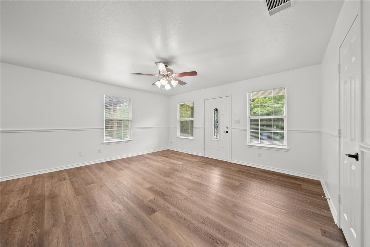 404 W Day Street – photo 5
