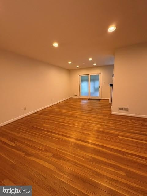 7016 ROUNDTREE RD – photo 3