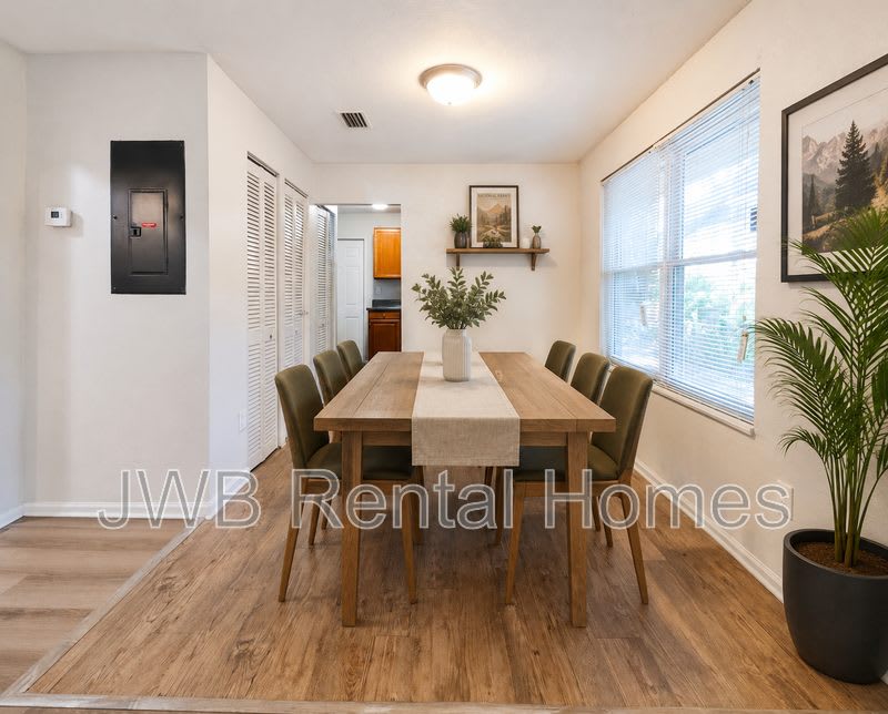 455 58th St W – photo 5