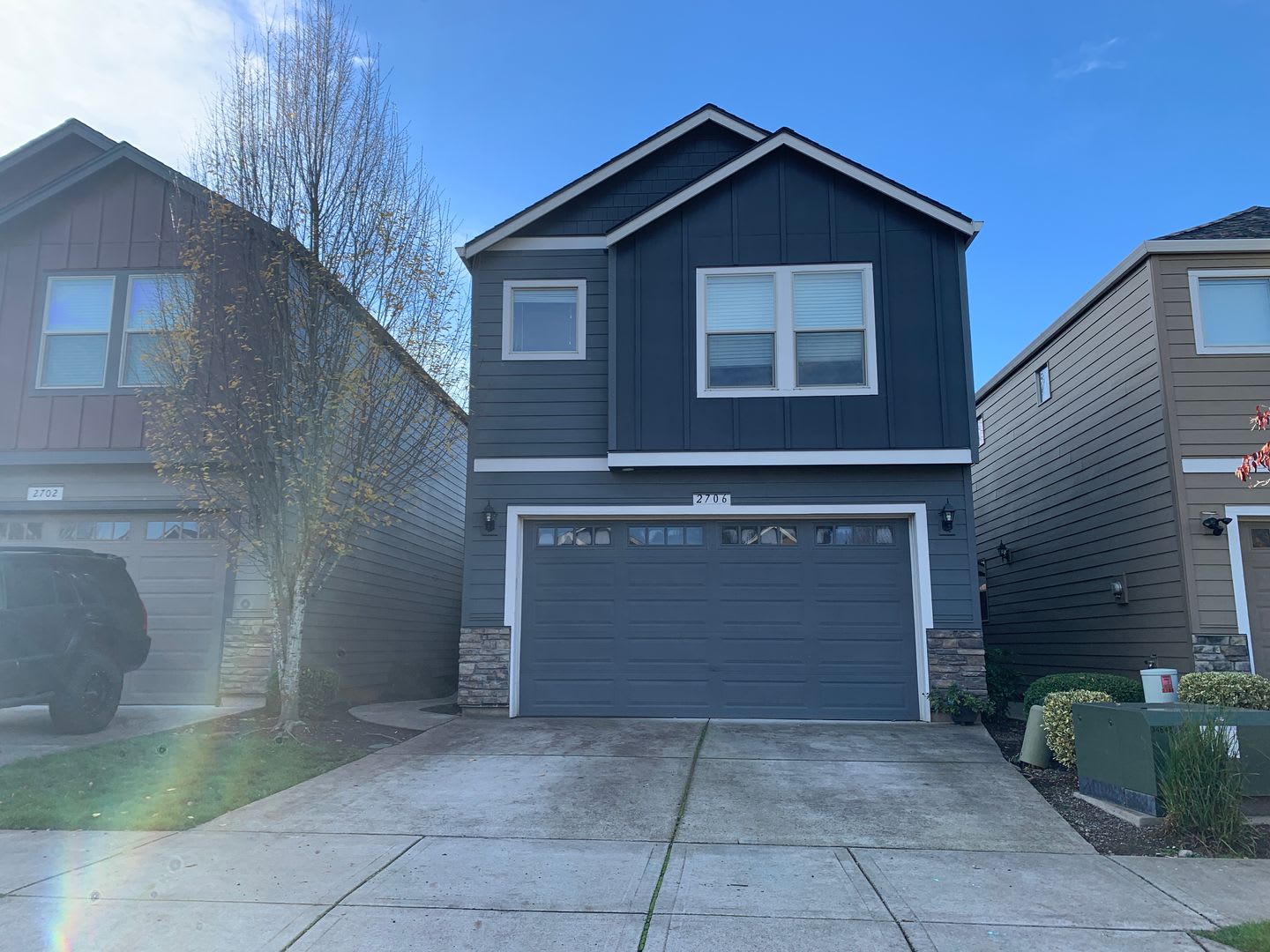 Spacious 3 Bedroom, 2.5 Bathroom Home in Prime Location – photo 1