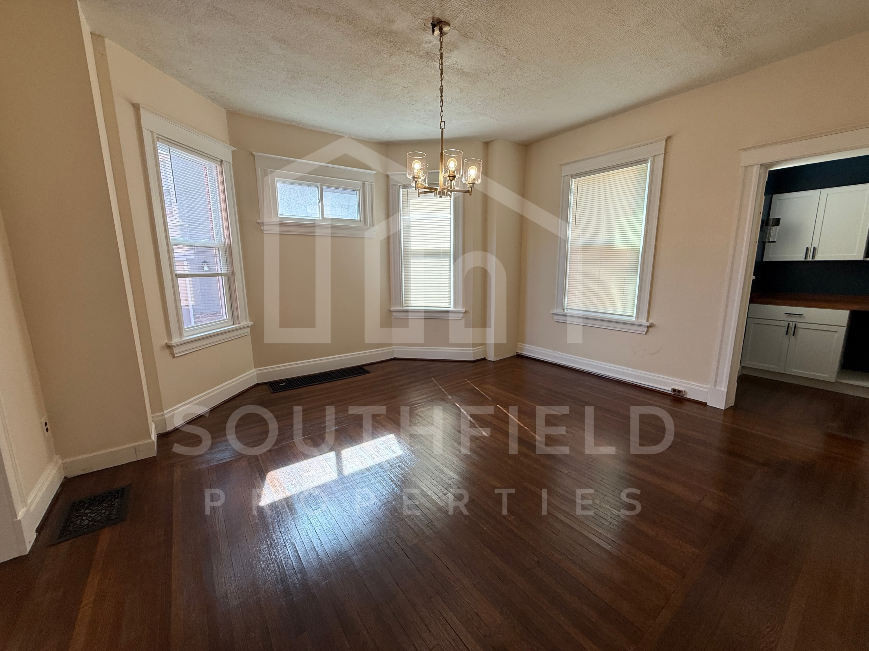 1537 Ruth Avenue – photo 3