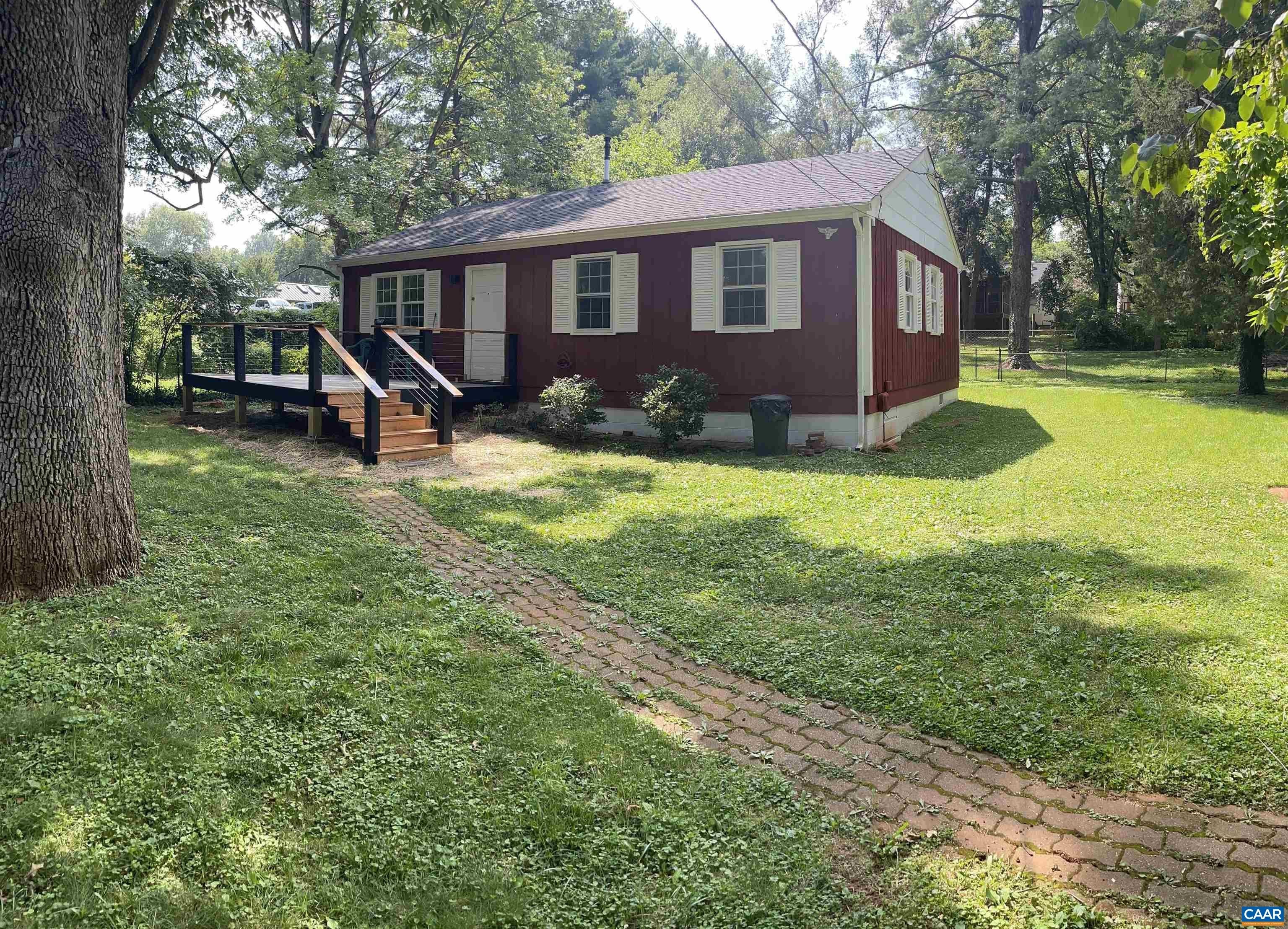 315 Caroline Ave – photo 1