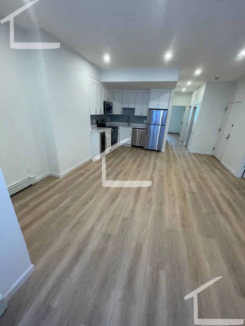 Newly renovated 3 bed unit in a prime location in the South End! – photo 2