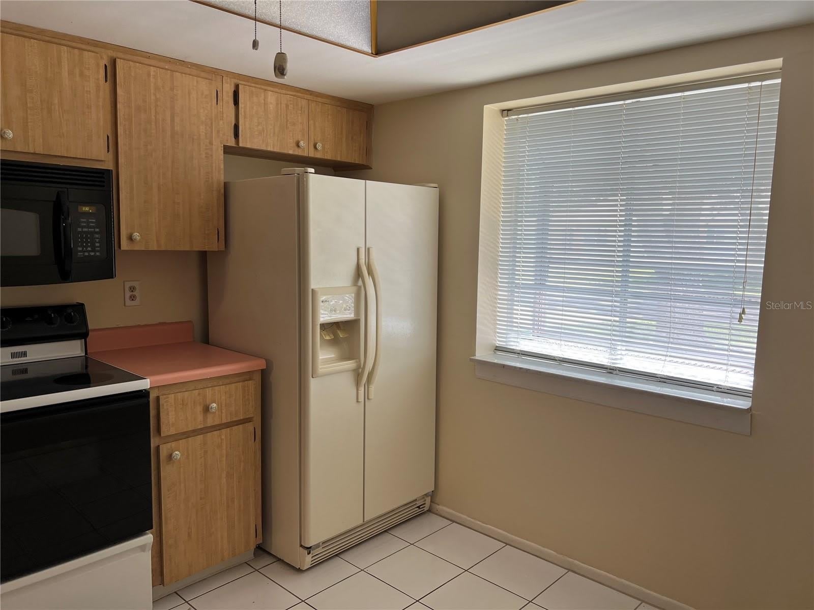 2225 LARK Circle W – photo 5