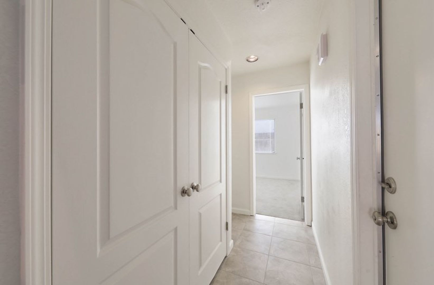 SW Bakersfield 3 bedroom/ 2 bathroom home – photo 4