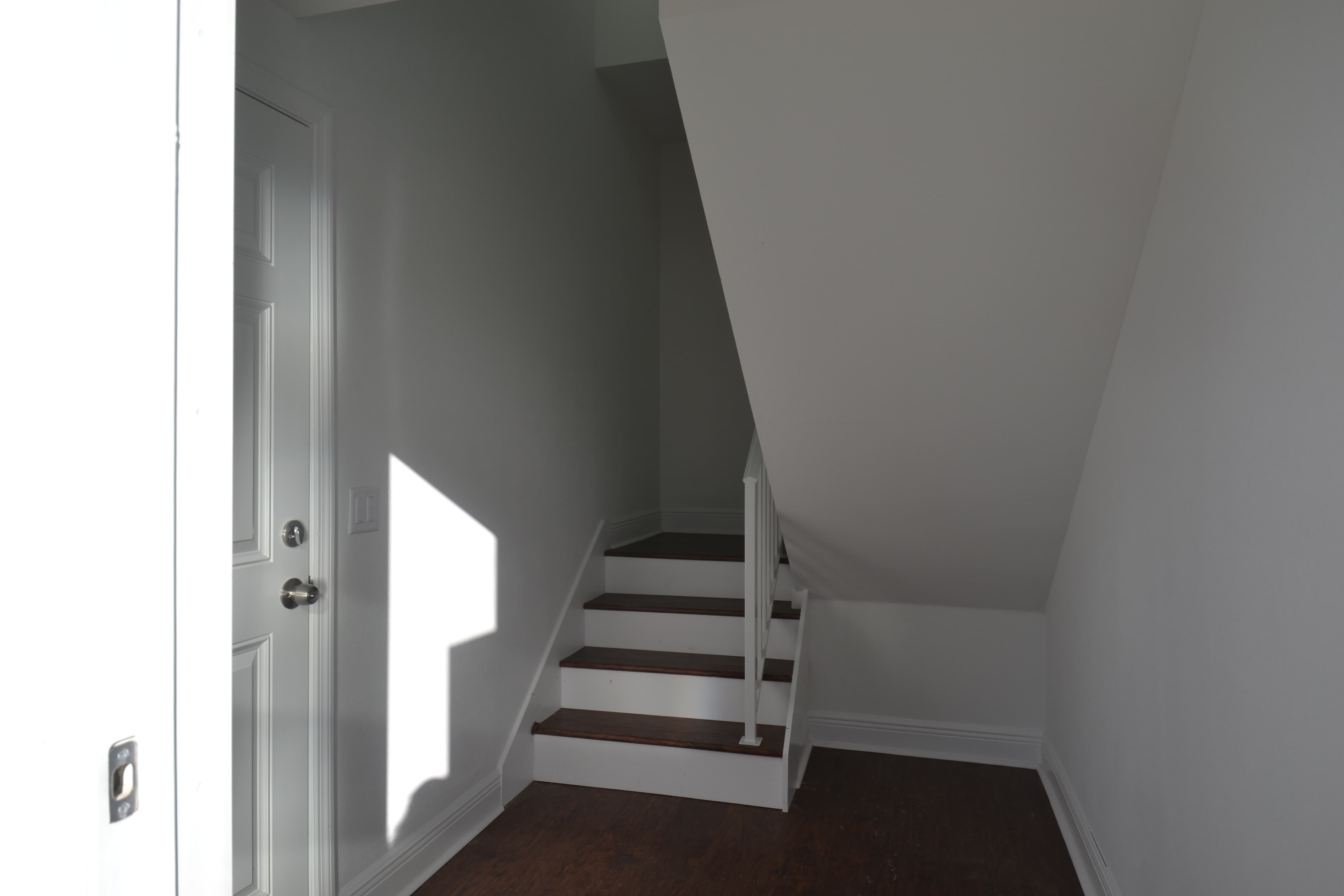 5728 Biscayne Ct – photo 2