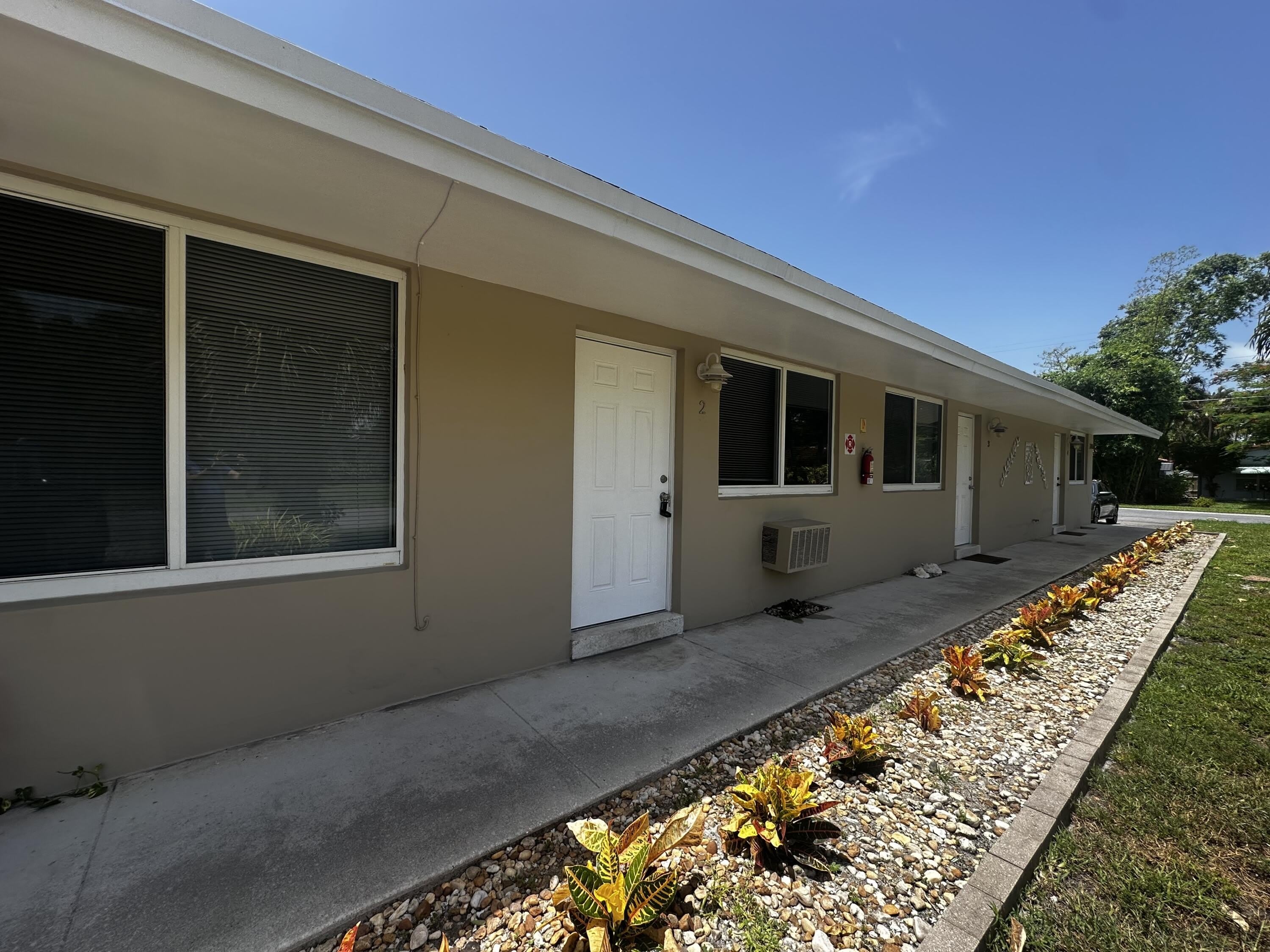 2000 NE 17TH Street – photo 4