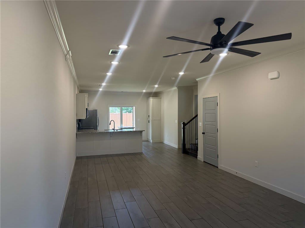3217 SW Hillstone Avenue – photo 2