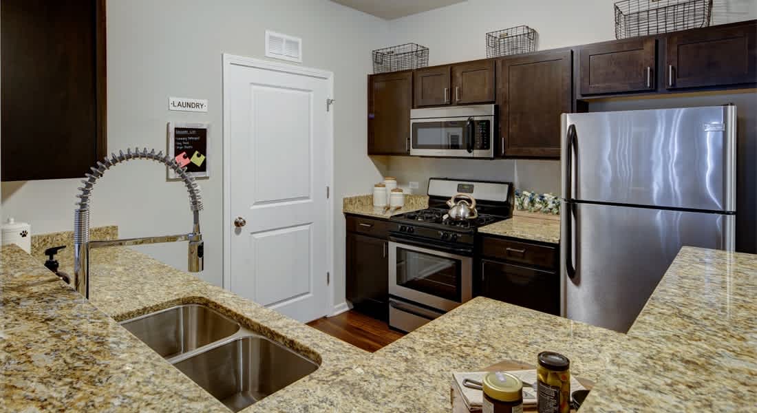 Algonquin Square Apartments – photo 1