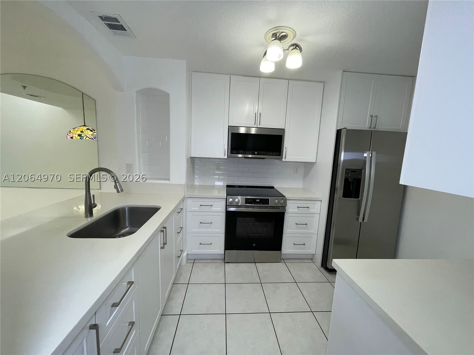 905 NW 82nd Ave – photo 2