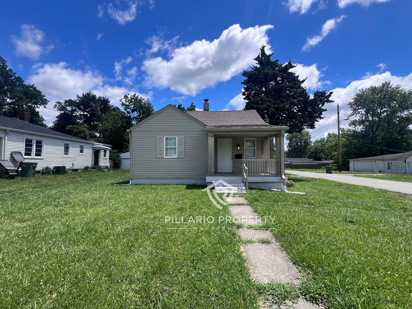 Newly Renovated 4 Bedroom 2 Bathroom Home Available Now – photo 2
