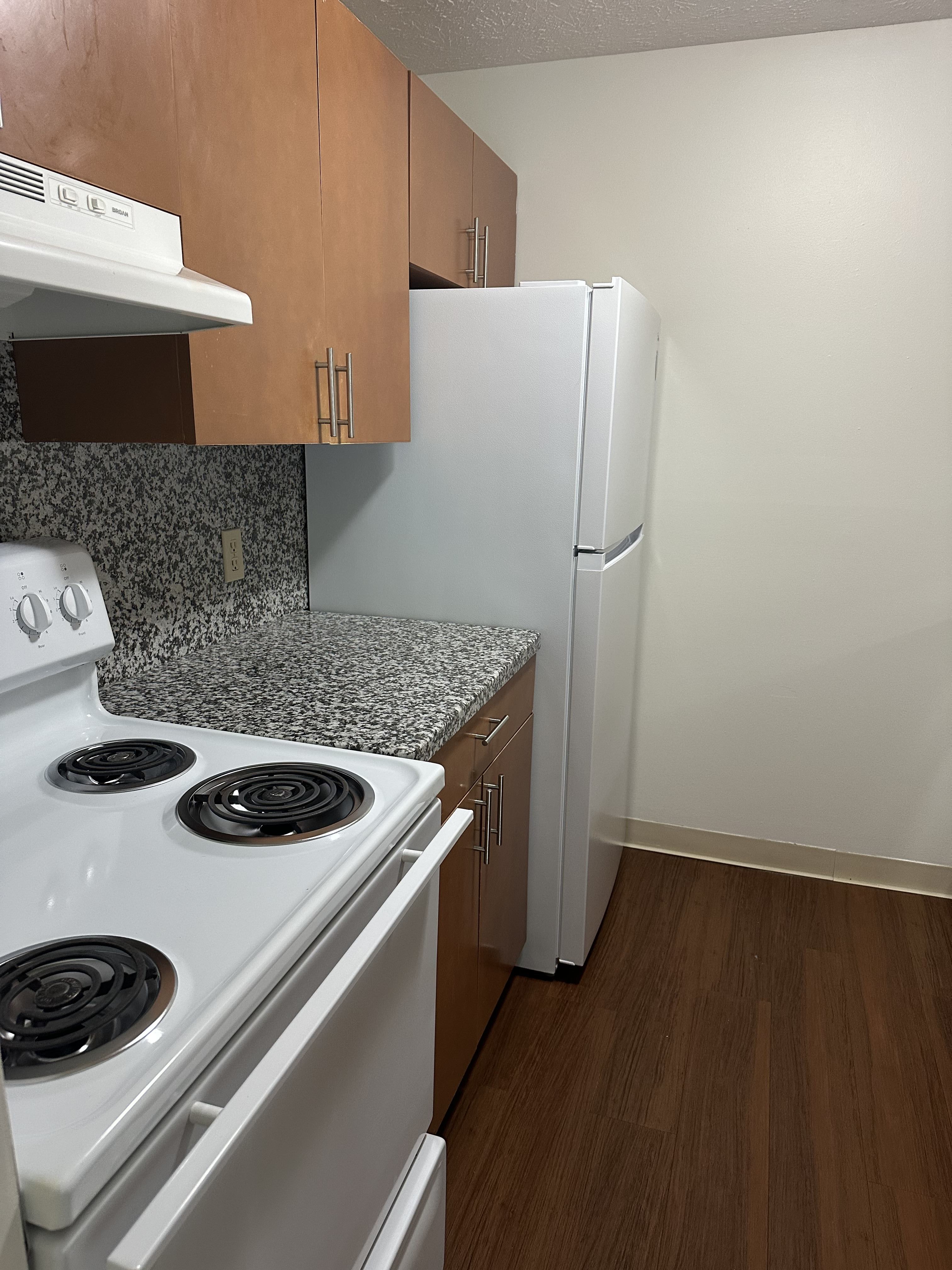 1115 S Latson Rd – photo 3