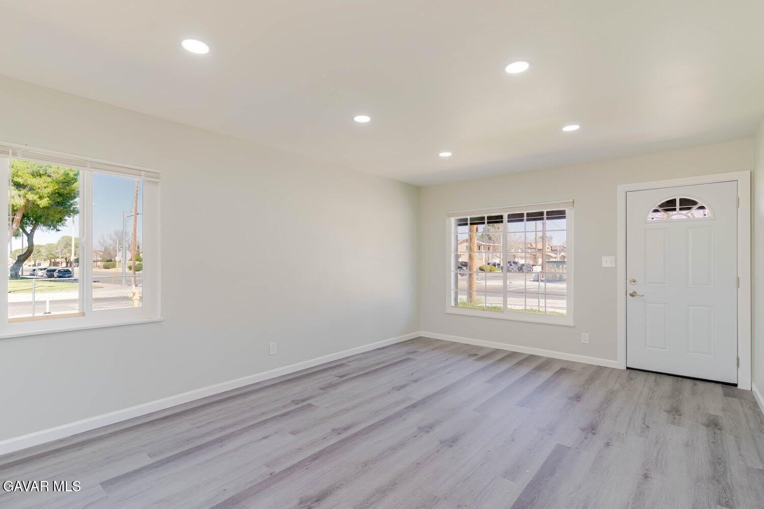 44961 5th Street – photo 5