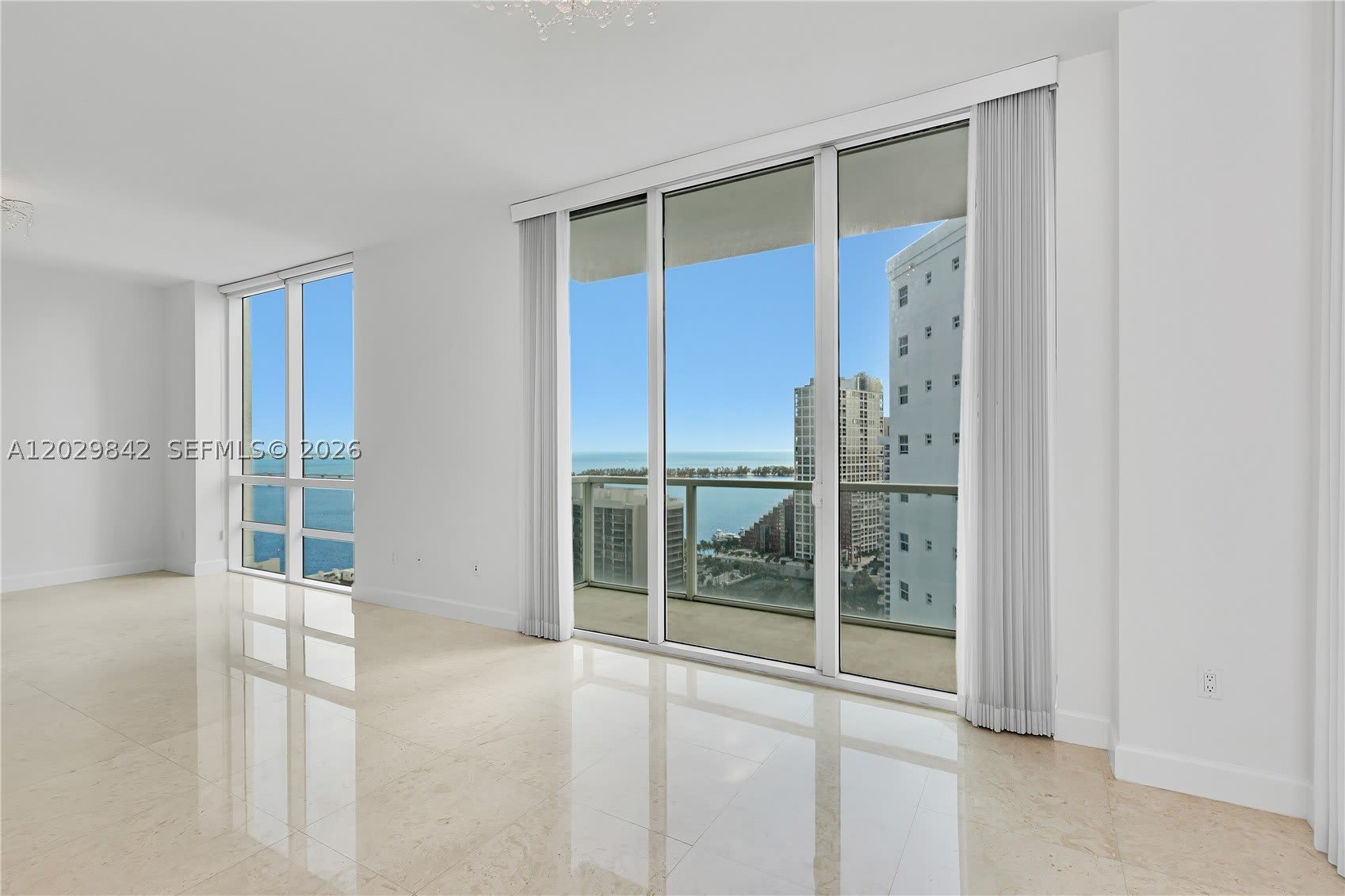 218 SE 14th St – photo 4