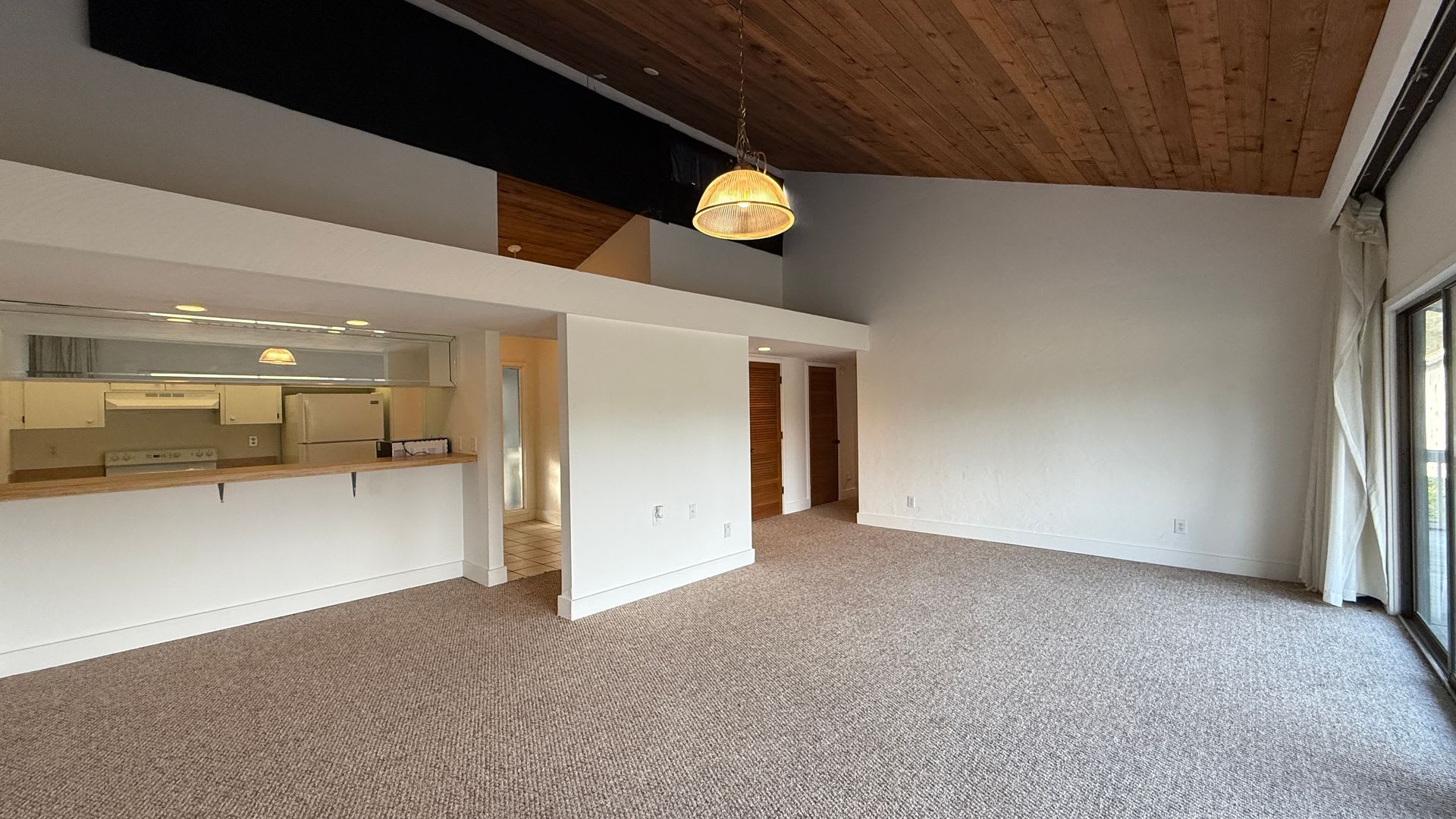 Quaint And Cozy 2 Bed 2 Bath 2Nd Floor Condo The Perfect Blend Of Comfort And Style – photo 2