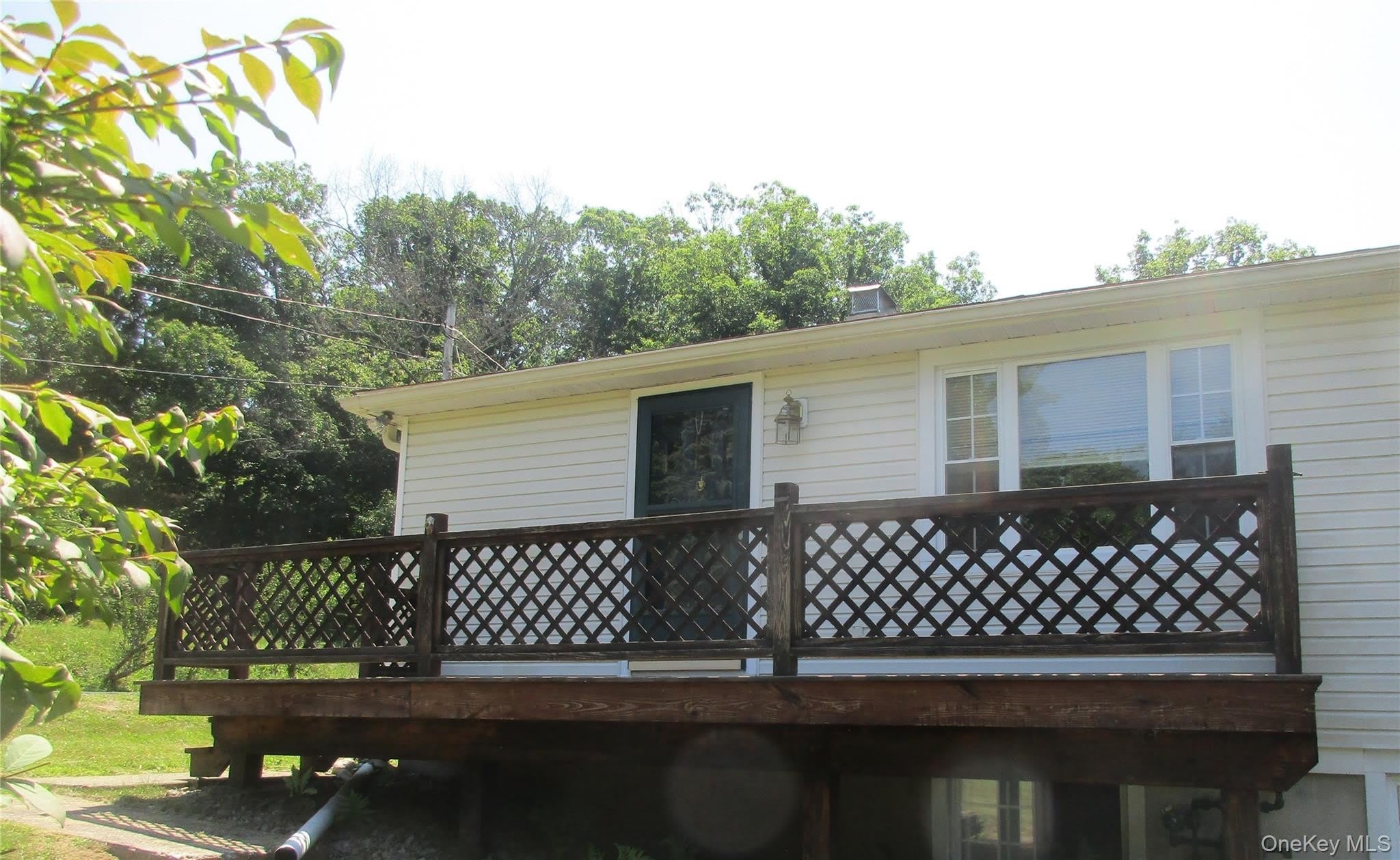 44 1/2 Academy Avenue – photo 2