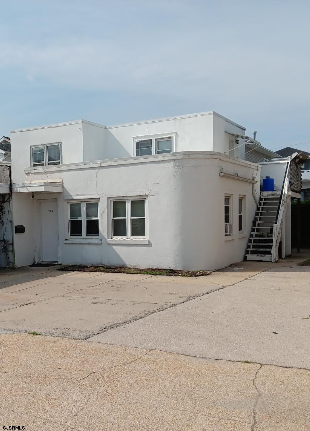 116 N Dorset Ave – photo 1