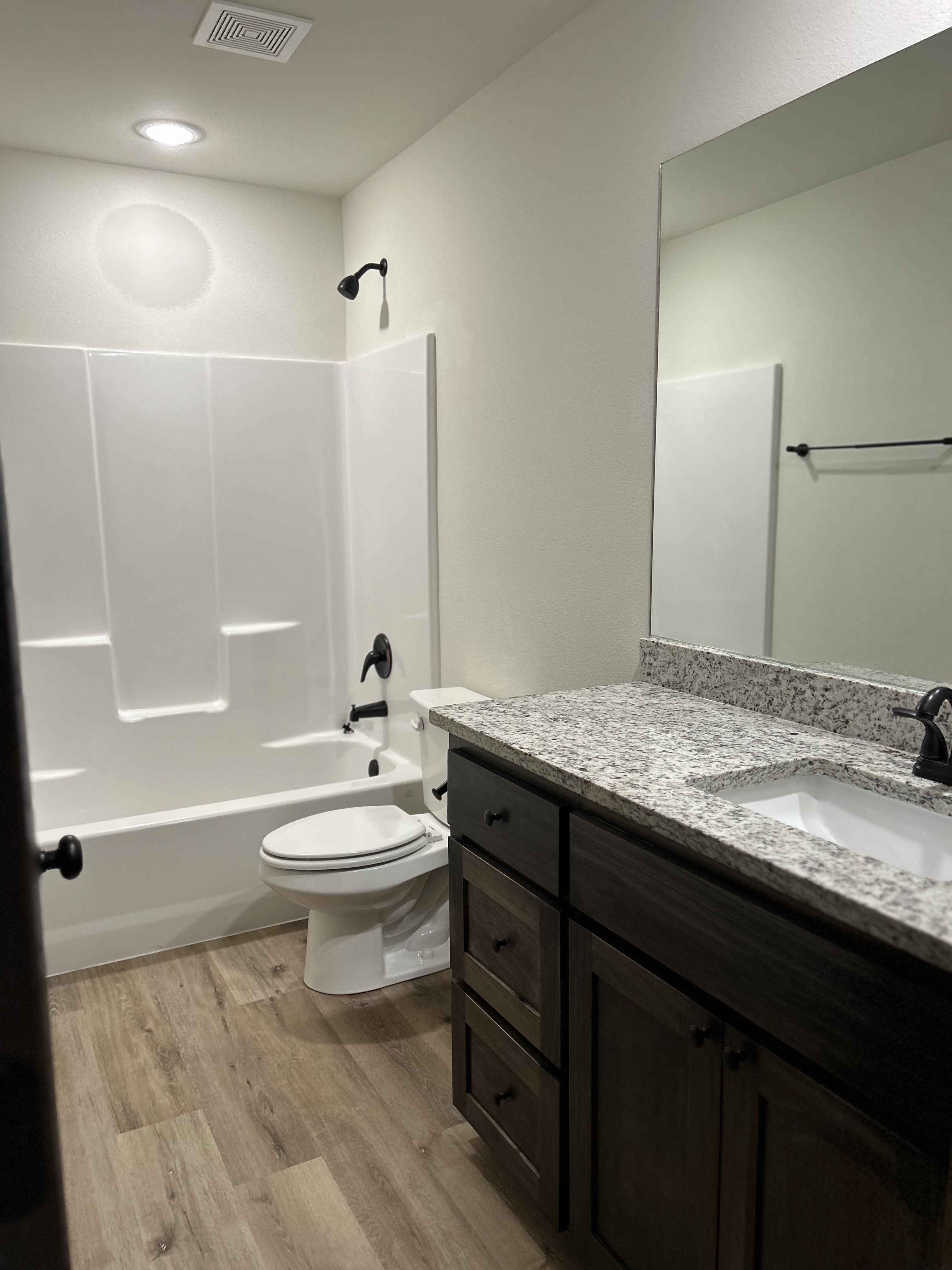 105 Isabella Street – photo 4