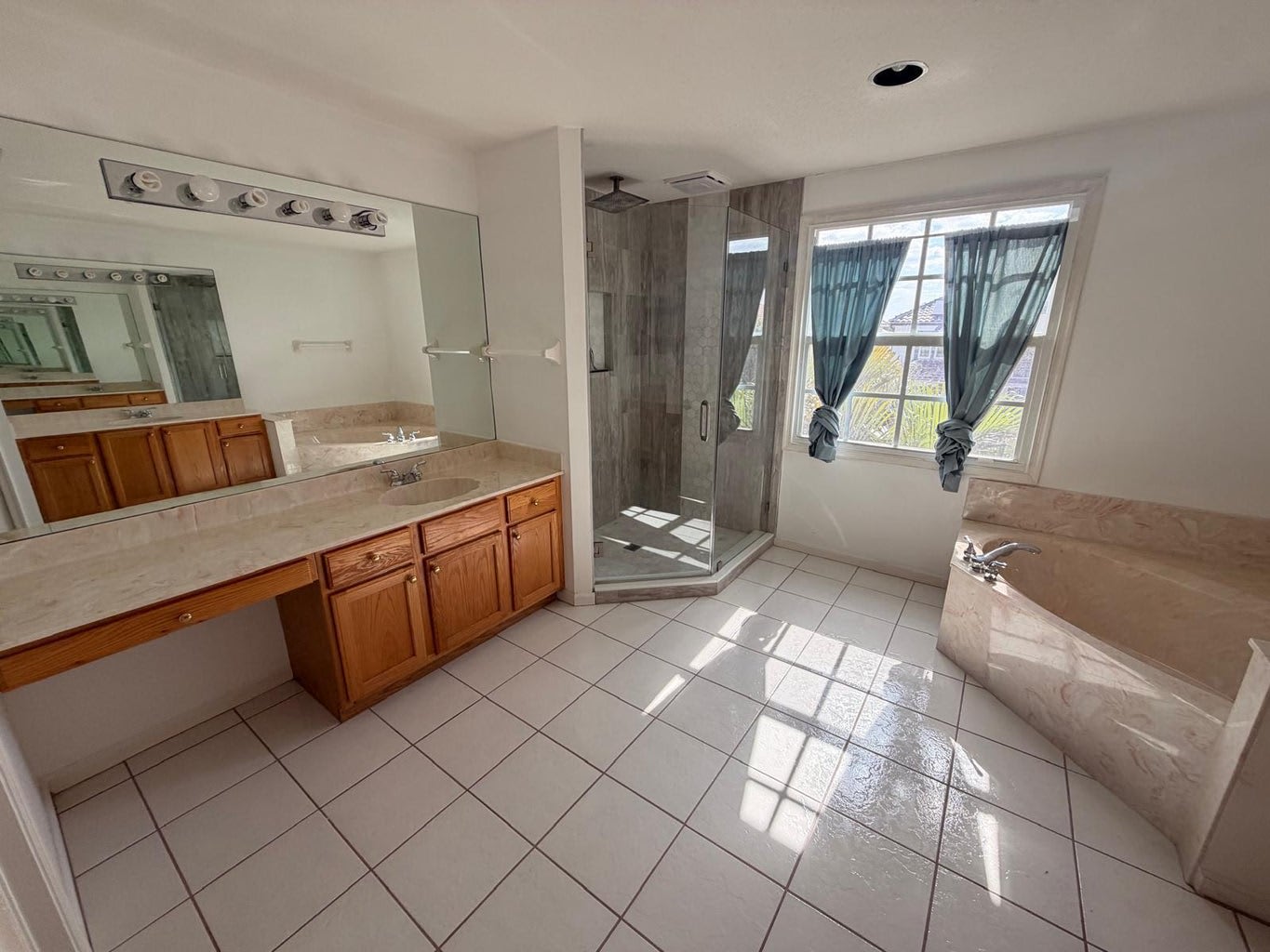 1226 Avondale Lane – photo 4
