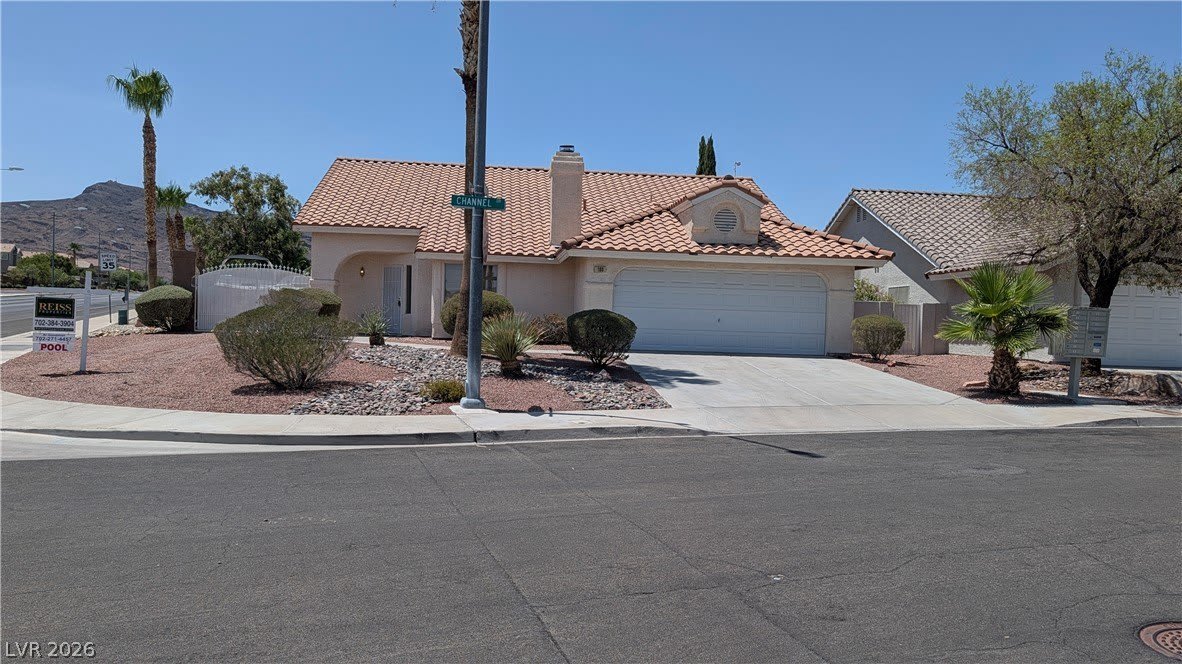 160 Channel Dr – photo 1
