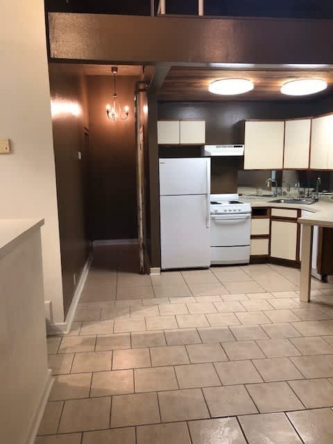 8366 Governor – photo 4
