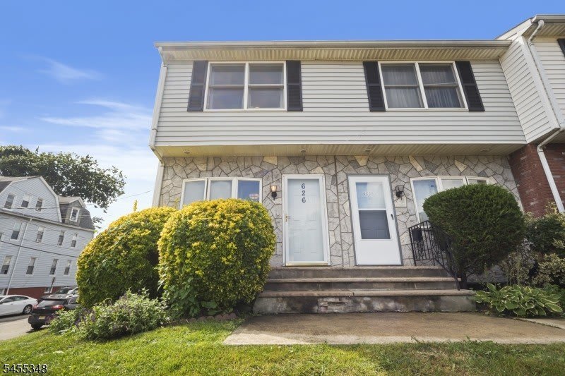 626 Chancellor Ave – photo 2