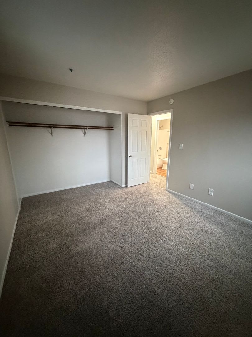 2 Bedroom Apartment – photo 4