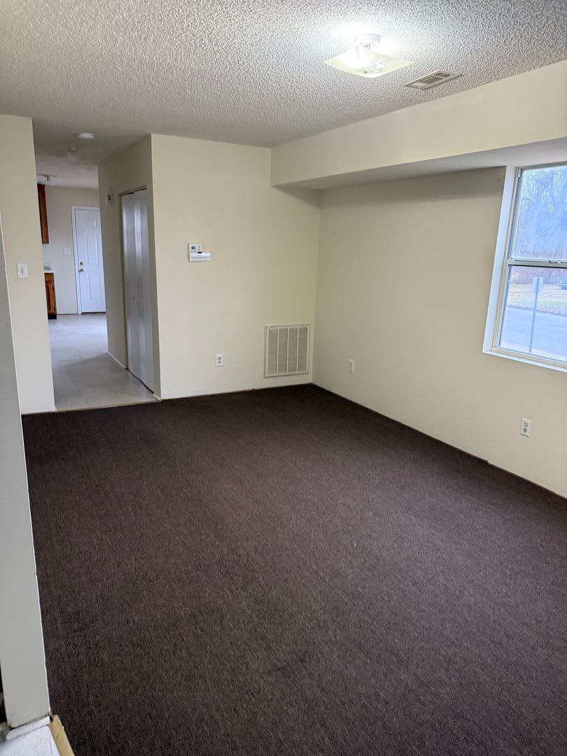 Cozy Home with a Great Location In Town – photo 2