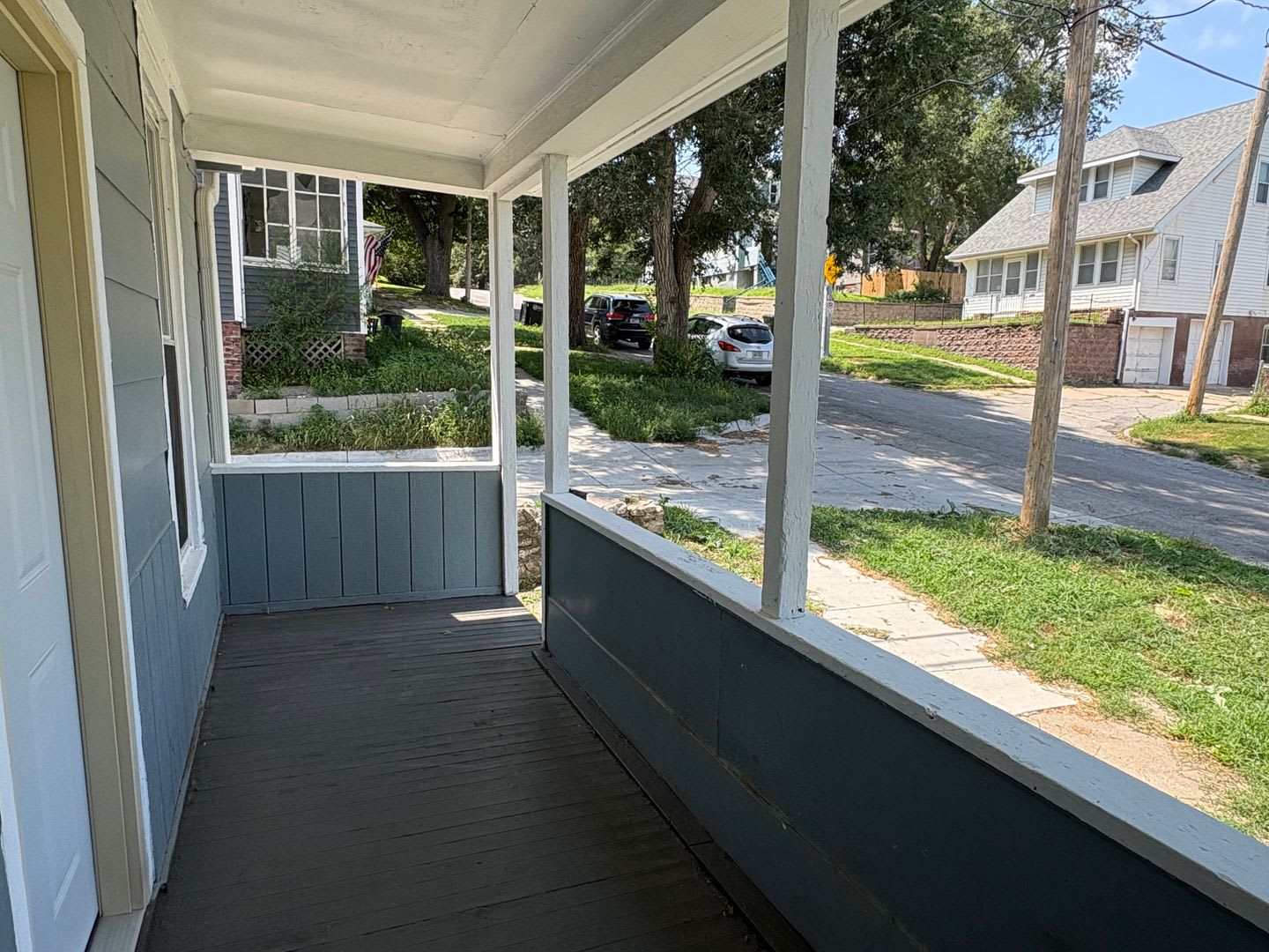 2Br Fully Remodeled – photo 3