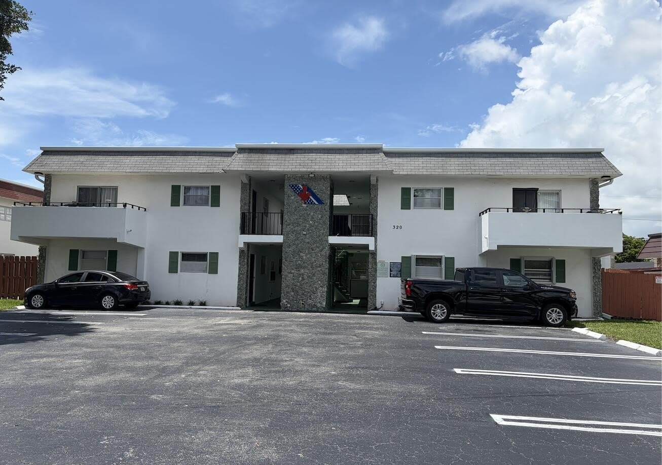 320 SW 1st Street – photo 2