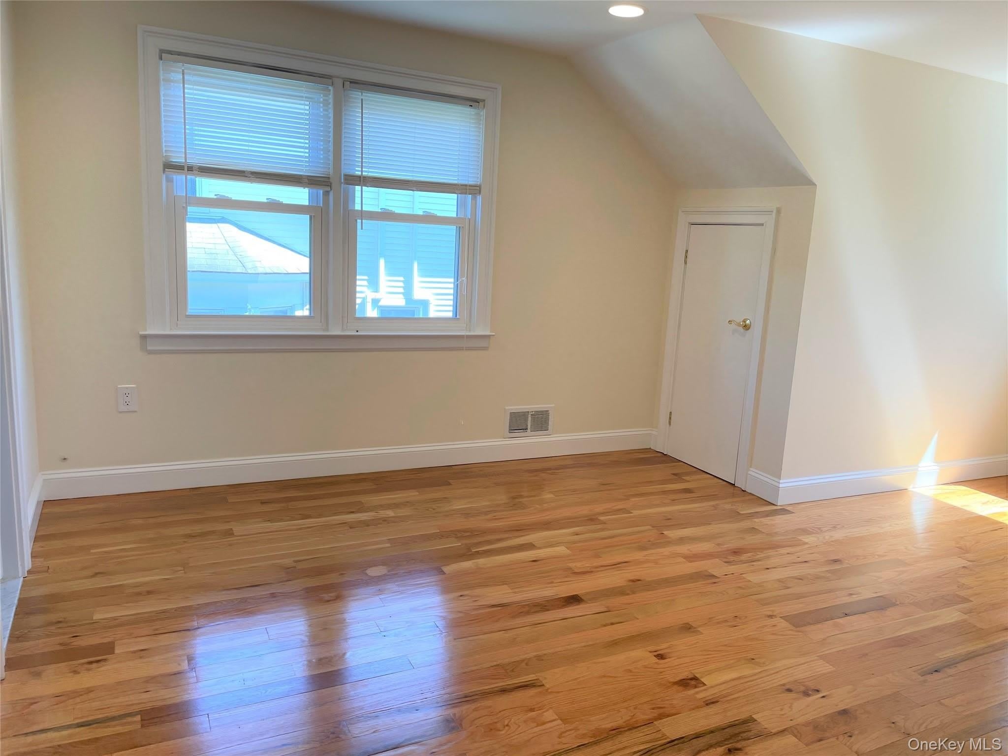 53 Lee Avenue – photo 2