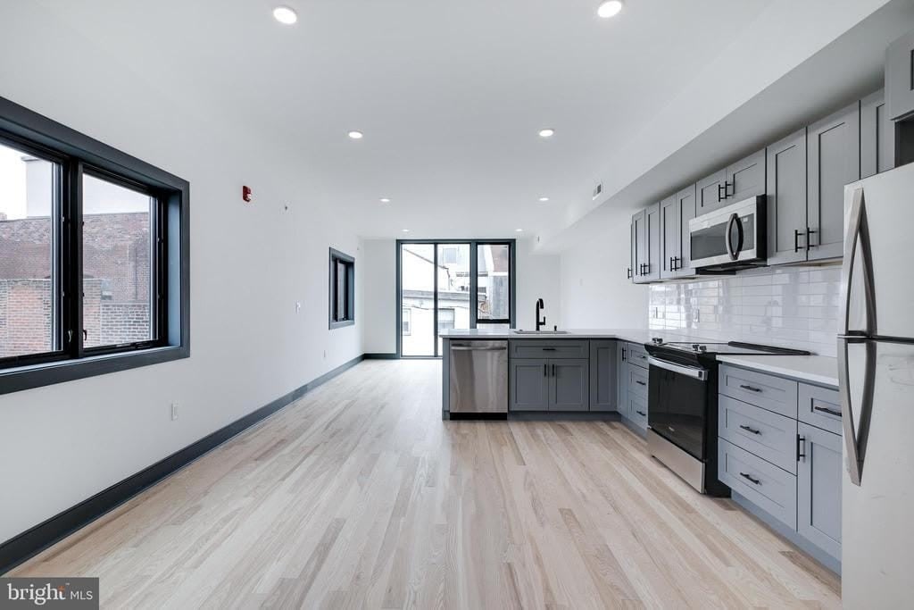 555 N LAWRENCE STREET – photo 2