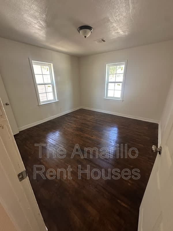 1619 Bellaire St – photo 5
