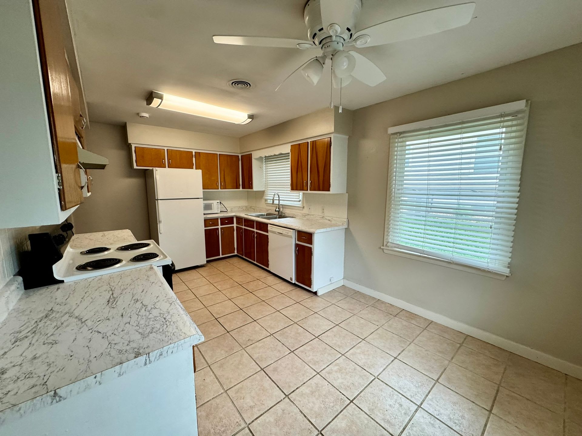Ground-Floor 2BR/1BA in Midtown Omaha – photo 5