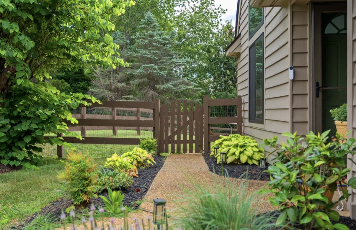1067 Highlands Drive – photo 2