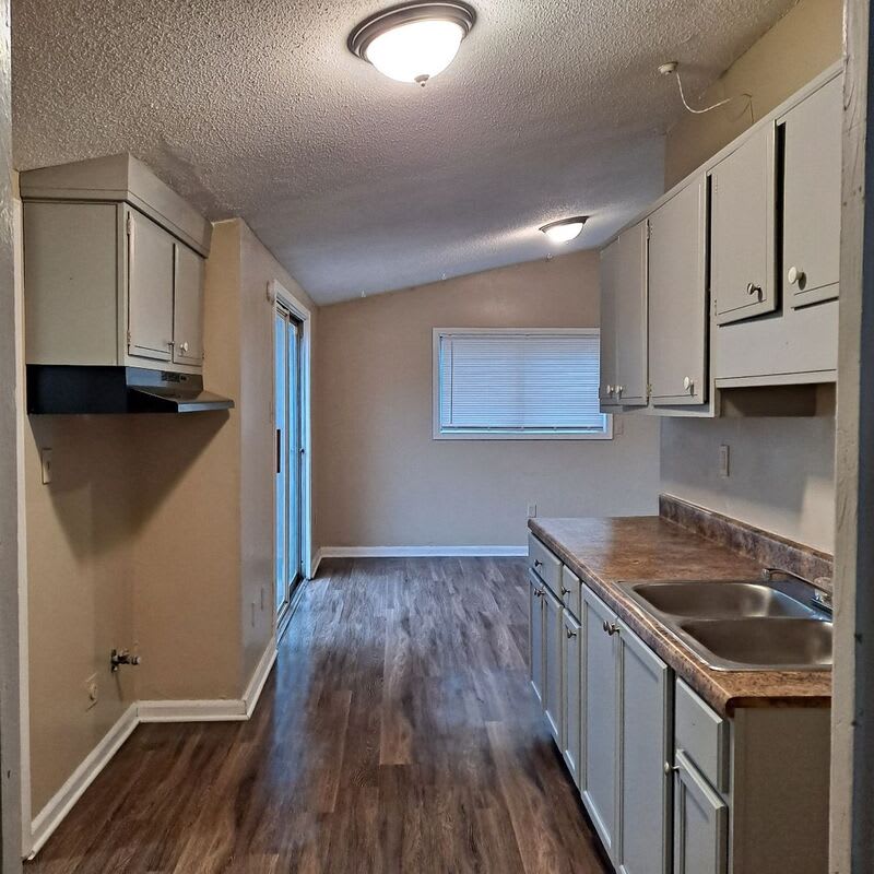 3911 Ajanders Dr – photo 2
