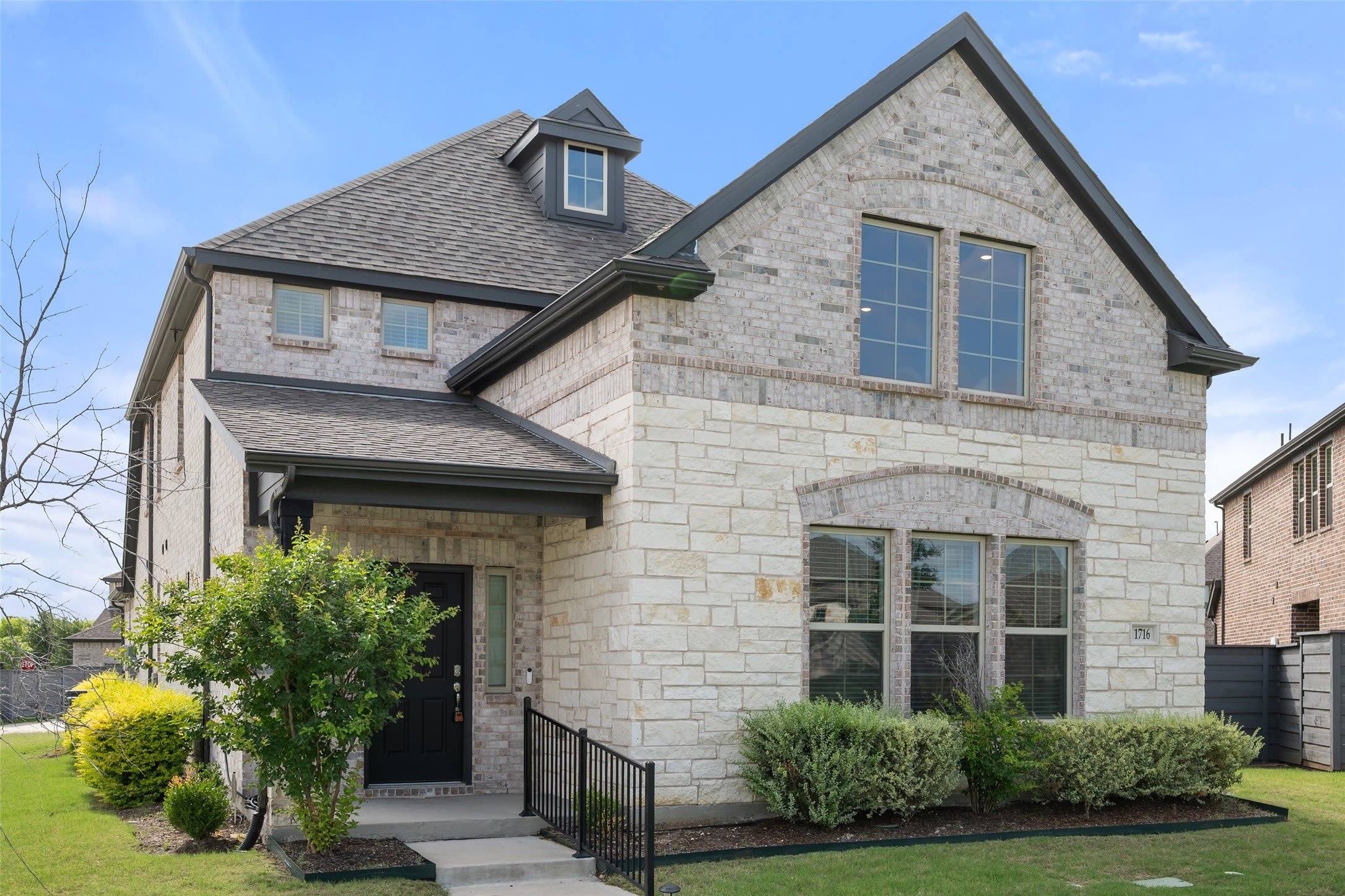 1716 Elise Lane – photo 2