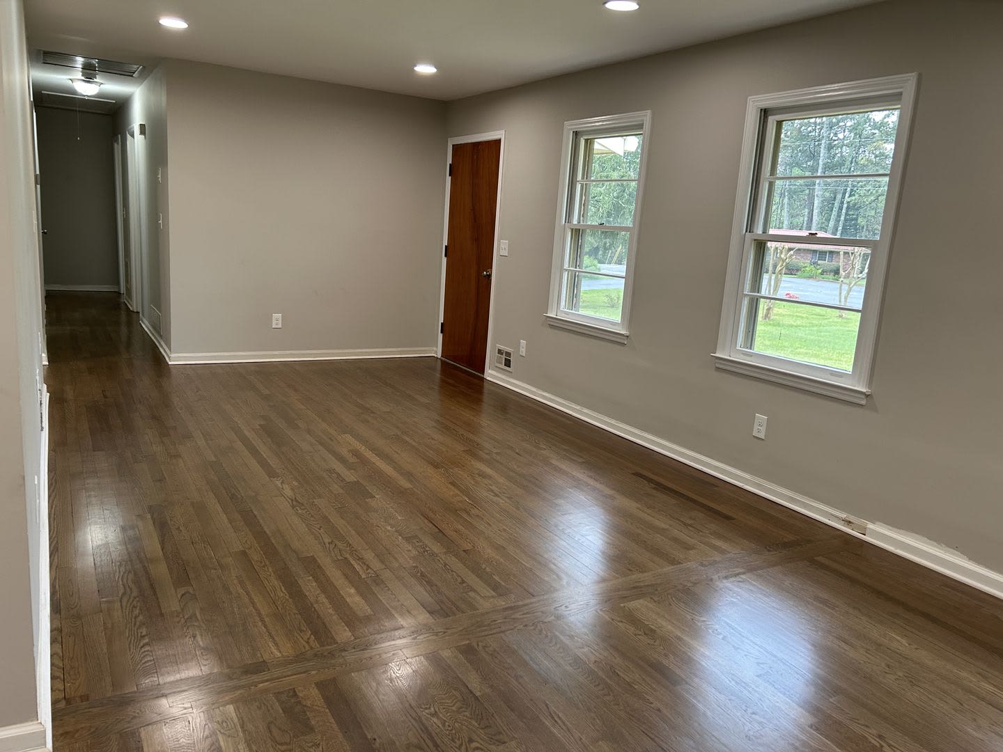 Just Like New Landlord Just Finishing Up Doing A Total Remodel On This 3 Bedroom 2 Bath Home With Large Outbuilding – photo 3