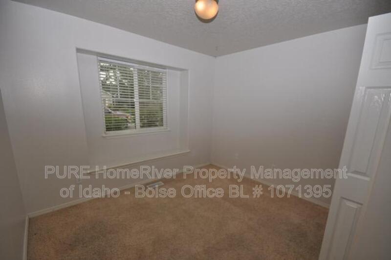 3872 N Weston Ave – photo 2