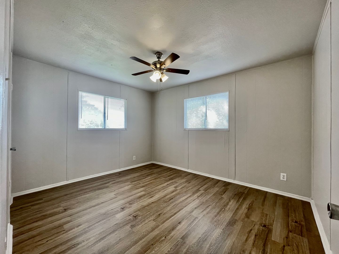 2 Bedroom 1 Bathroom Duplex Unit – photo 5