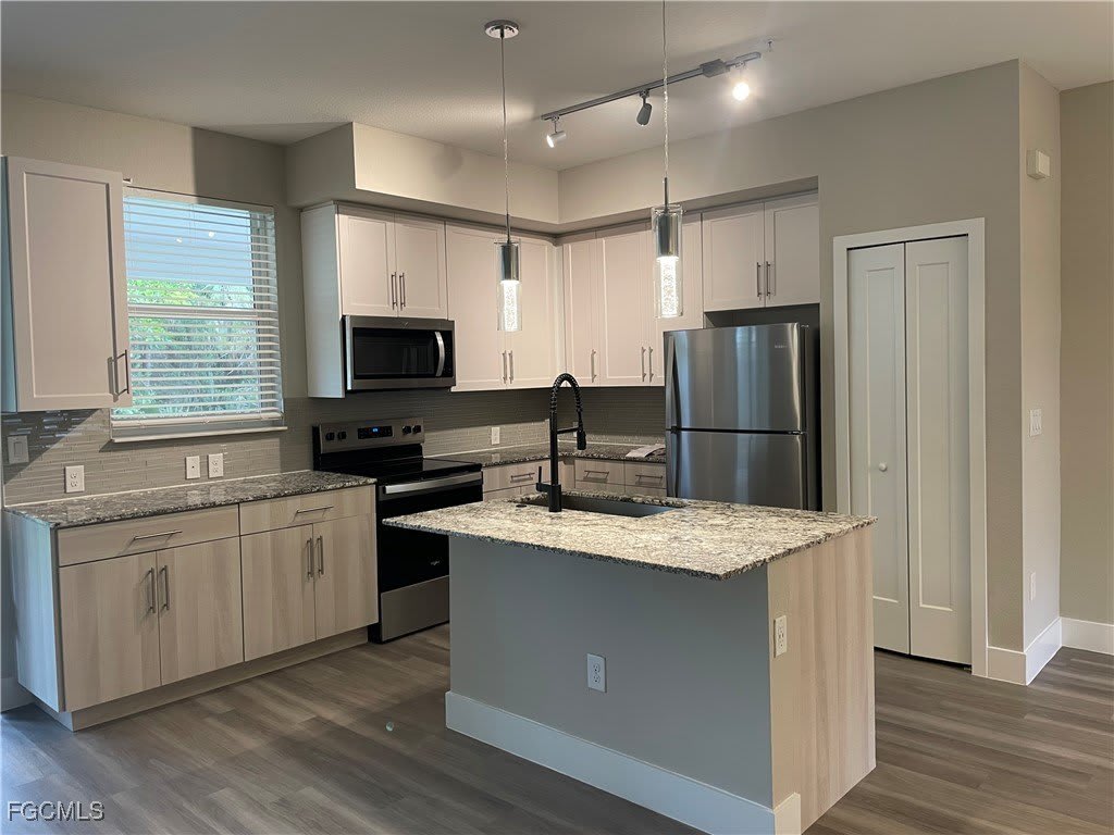 7028 Ambrosia Lane – photo 4