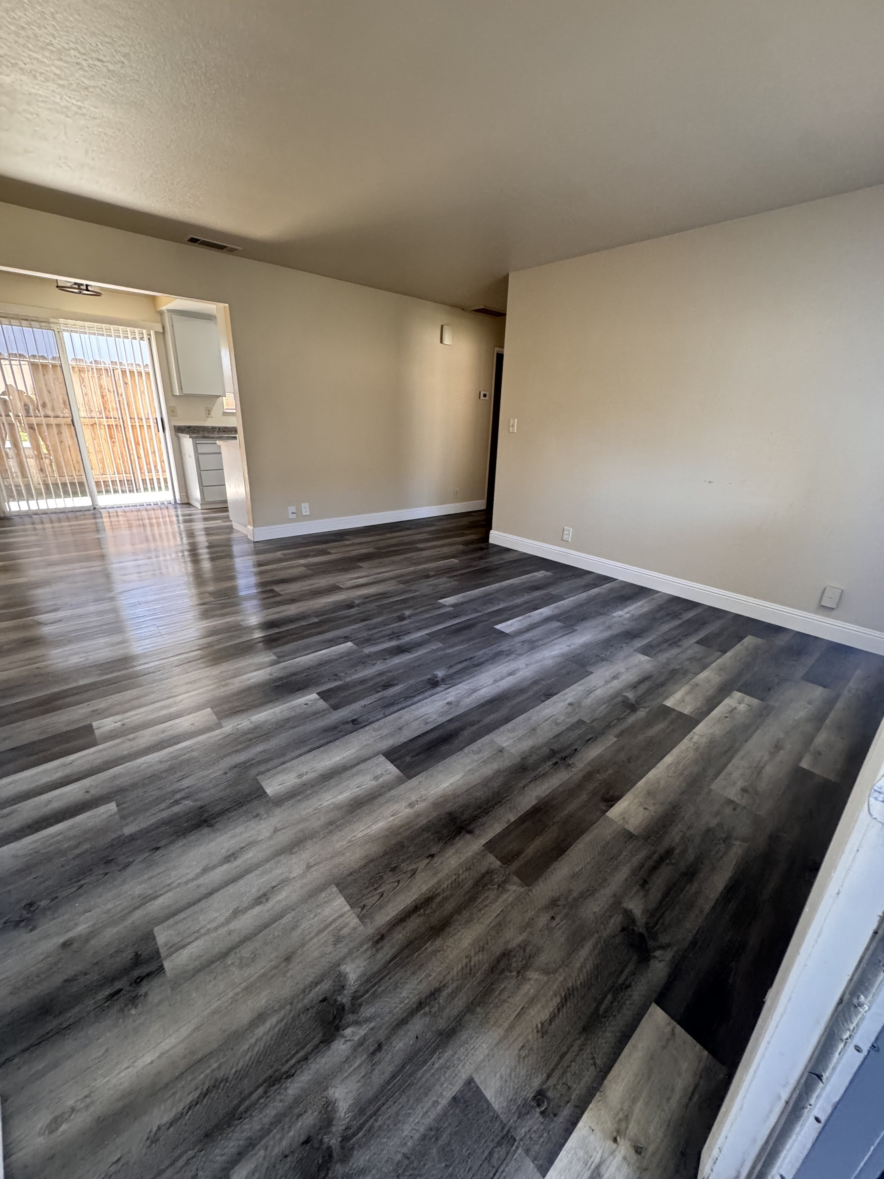 556 N Lincoln Ave – photo 3